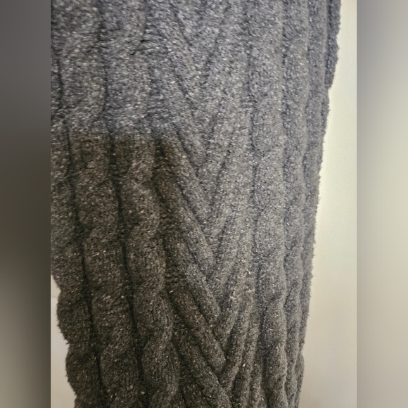 Universal Thread Scarf - Picture 3 of 3